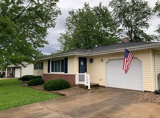 25 Buchanan Ct, Charleston, IL