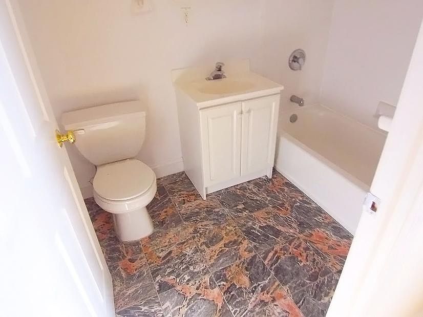 2nd image of 57 Sip Ave APT 5D
