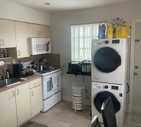 4th image of 1011 NW 27th Ct