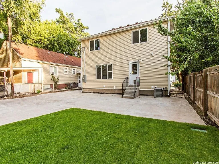 363 E Harrison Ave — Photo 3