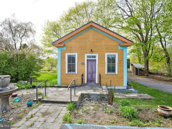 110 Pine Hall Ct, State College, PA 16801