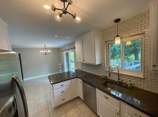 1026 Camelot Gardens Dr, Saint Louis, MO