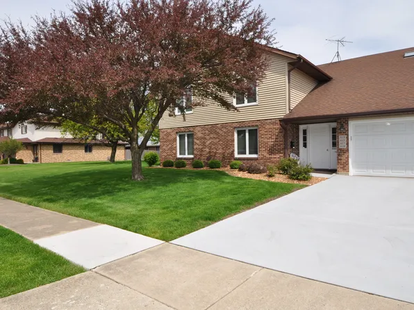 815 Meadow Ridge Ln #2, New Lenox, IL 60451