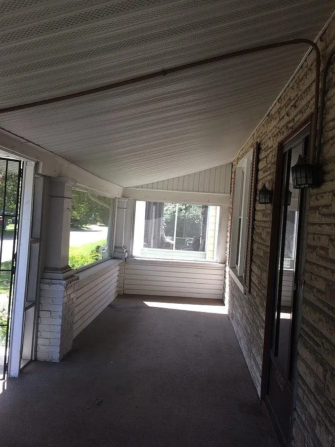 3 bed, 1414 sqft, $1,550 — Photo 2