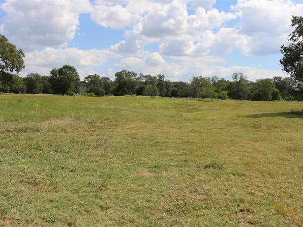 Derby Ln, Madisonville, TX 77864