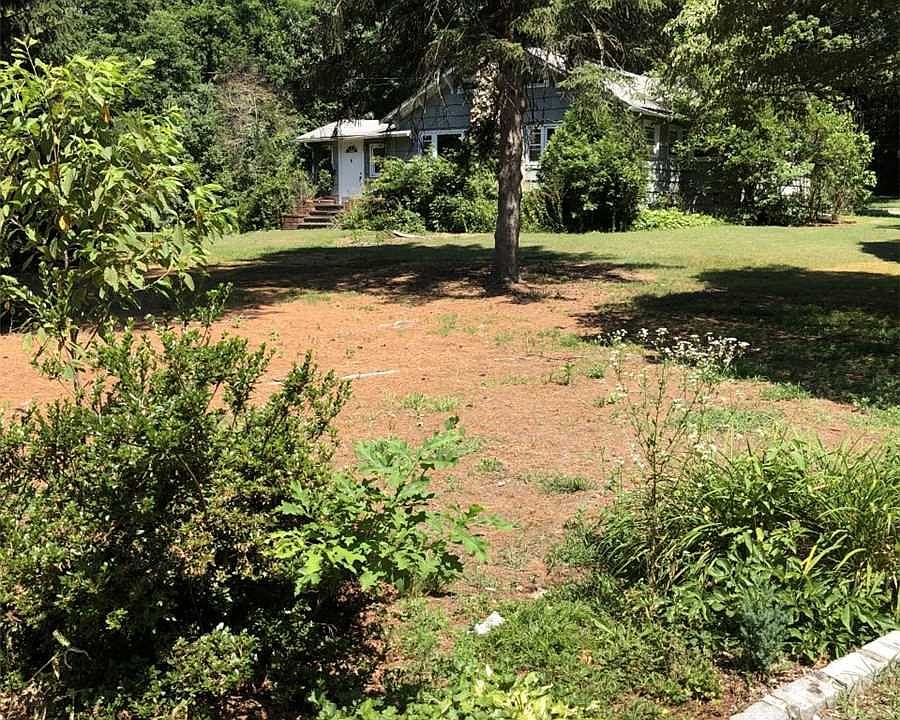 2nd image of 200 Deforest Rd
