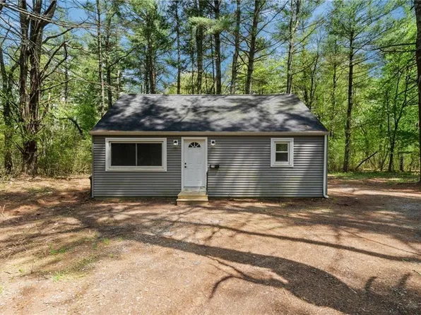 30 Hollywood Ave, Coventry, RI 02816