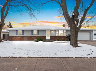 407 Papermaker Dr, Kimberly, WI 54136