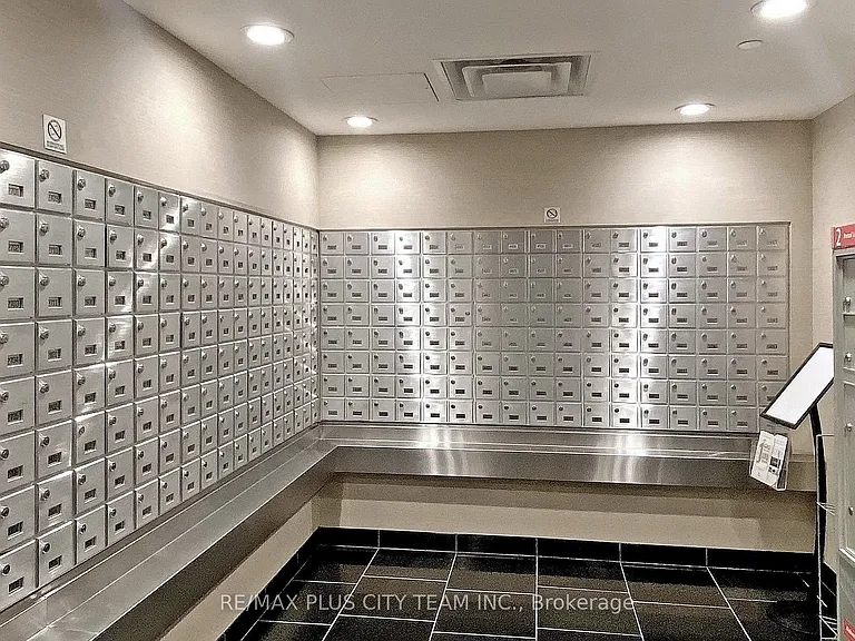 65 Bremner Blvd #2206 — Photo 12