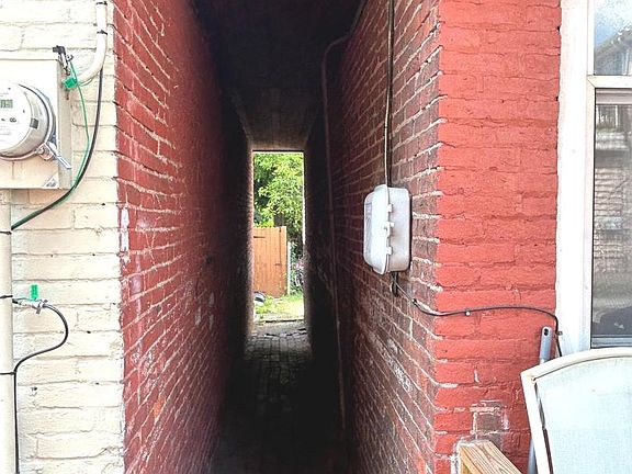3rd image of 175 N Franklin St