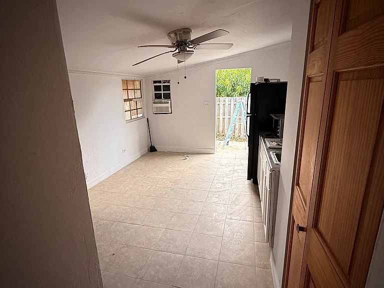 40 NW 78th St #1 — Photo 1