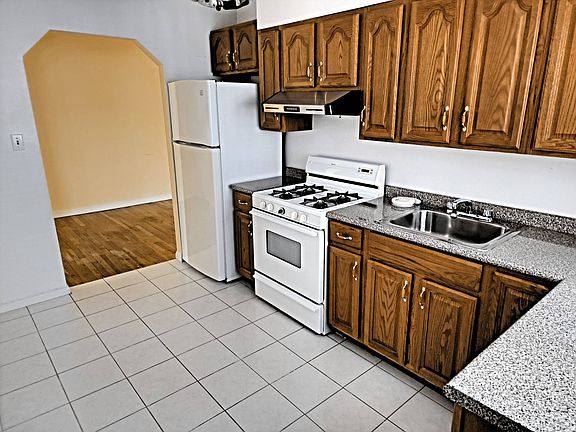 2nd image of 6128 76th St Floor 1