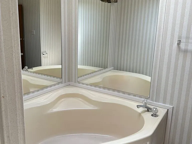 2741 Crab Tree St — Photo 11