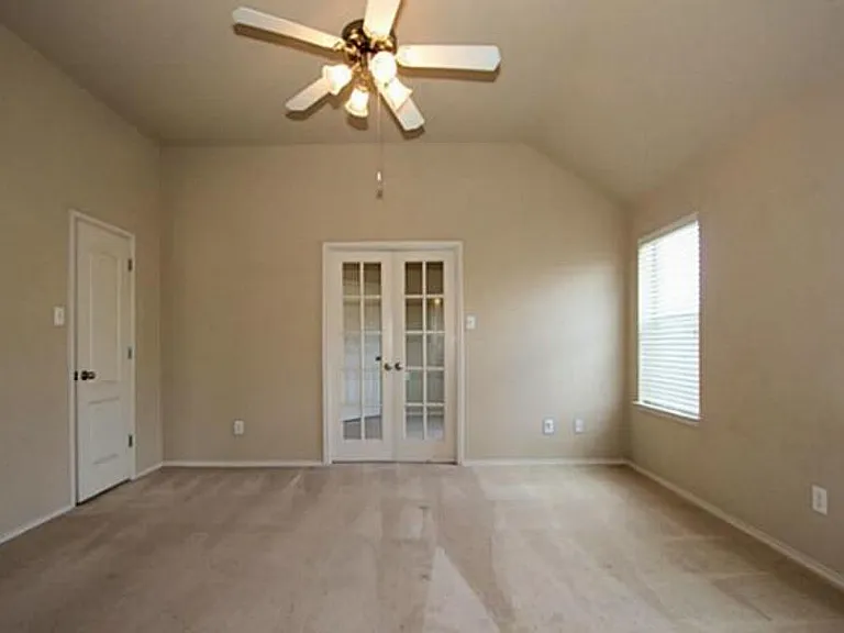 508 Highmoor Ct — Photo 10