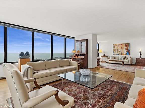 4th image of 3150 N Lake Shore Dr APT 19A
