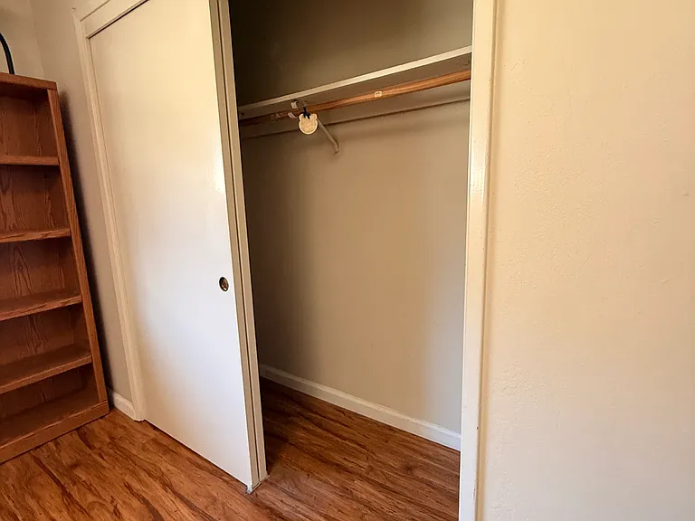 437 Boynton Ave #4 — Photo 2
