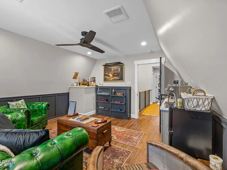 4402 E Turney Ave — Photo 35