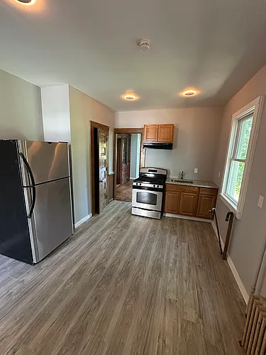 114 Buckingham St Photo 1