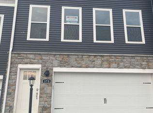 173 Sweetwater Dr, Coraopolis, PA 15108