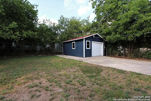706 Canton — Photo 22
