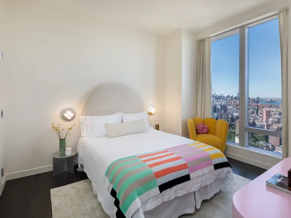 252 South Street image 4 of 74