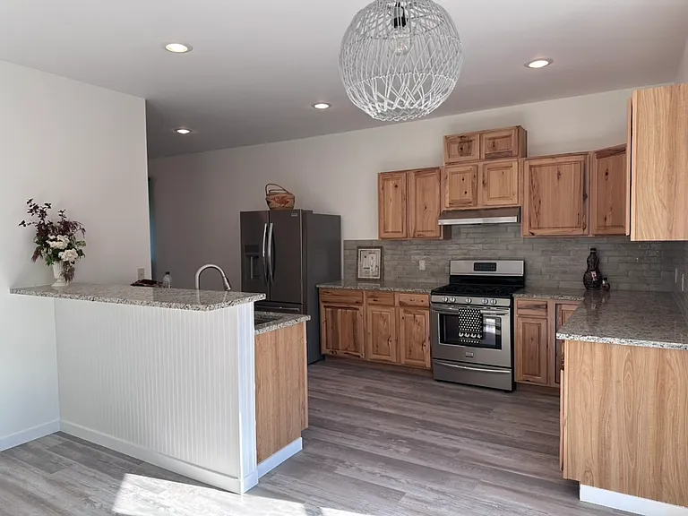 Spacious easy to work in kitchen!