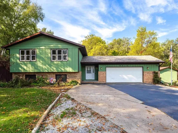 8312 Us Highway 150, Coal Valley, IL 61240