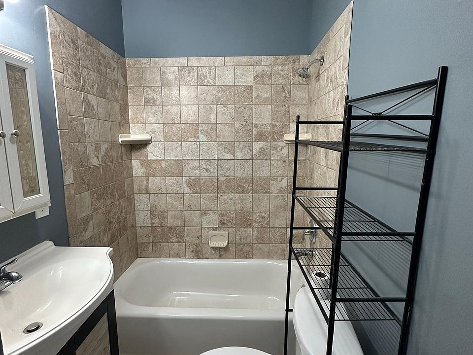 1st image of 356 Chestnut St Floor 1