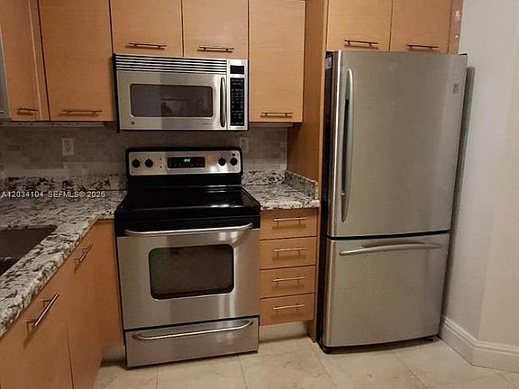 3rd image of 3300 NE 191st St APT 1510