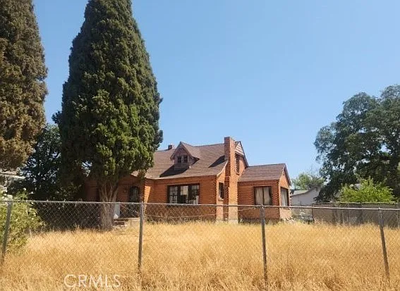 3865 Myers St photo 1