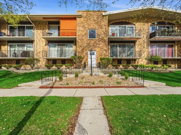 10221 S Komensky Ave APT 1E, Oak Lawn, IL 60453