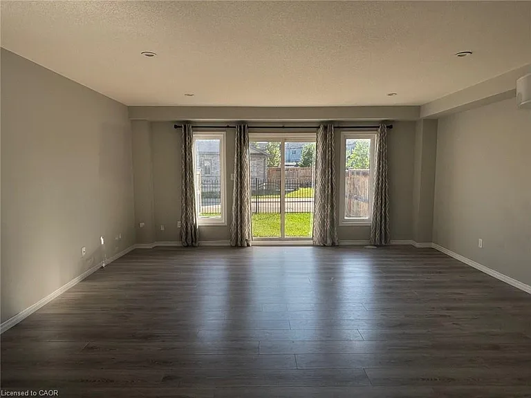 60 Netherwood Rd — Photo 13