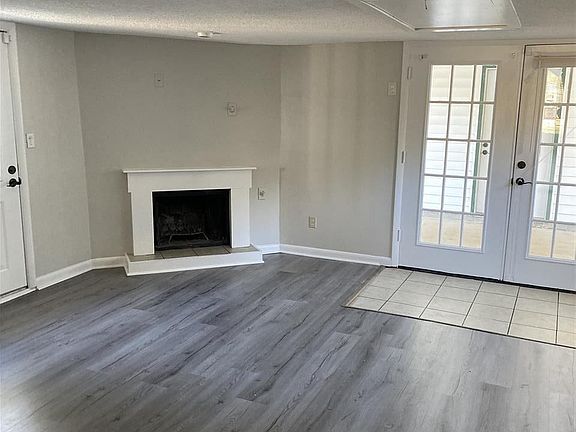 3rd image of 521 Harolds Dr NW