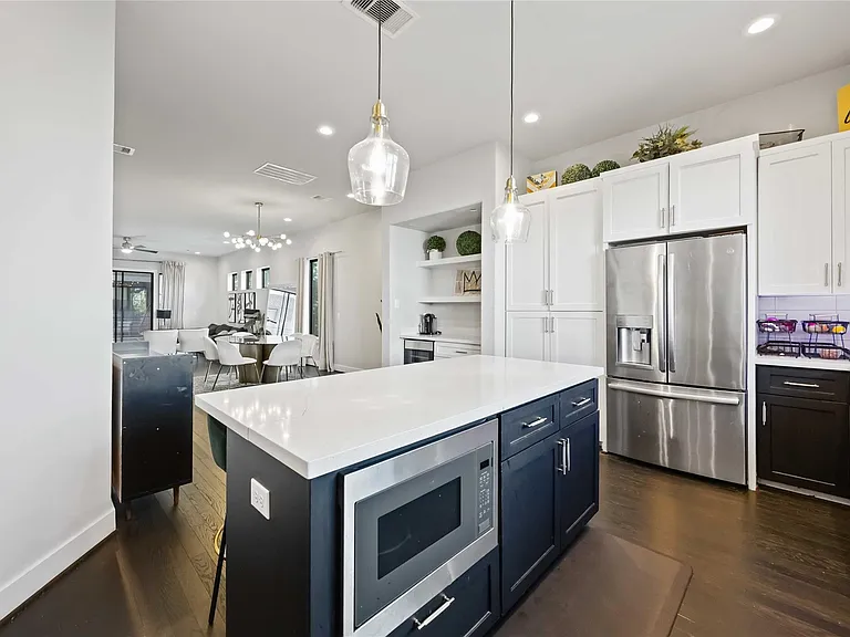 4235 Allen St — Photo 12