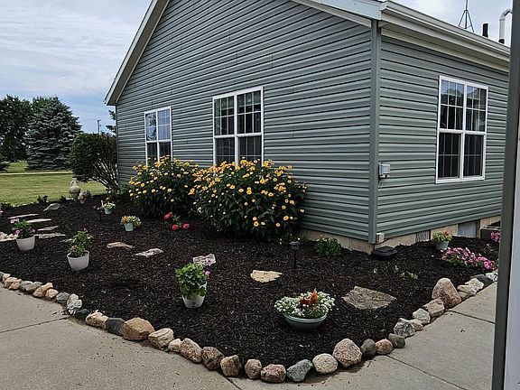 4th image of 5557 E Pleasant Valley Rd