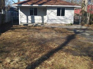 133 Hampton Ave, Mastic, NY 11950