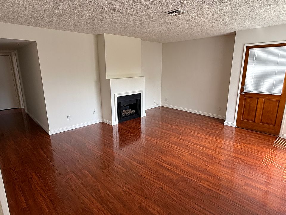 1st image of 518 N Mentor Ave #106
