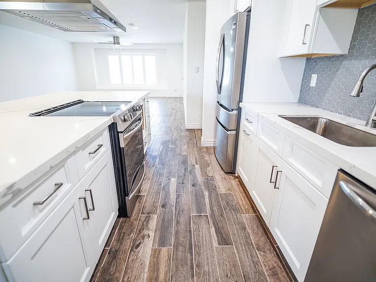 8608 E Highland Ave — Photo 5