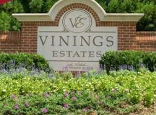680 Vinings Estates Dr SE, Mableton, GA