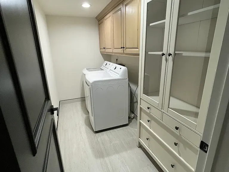 1146 N Hacienda Pl #8 — Photo 5