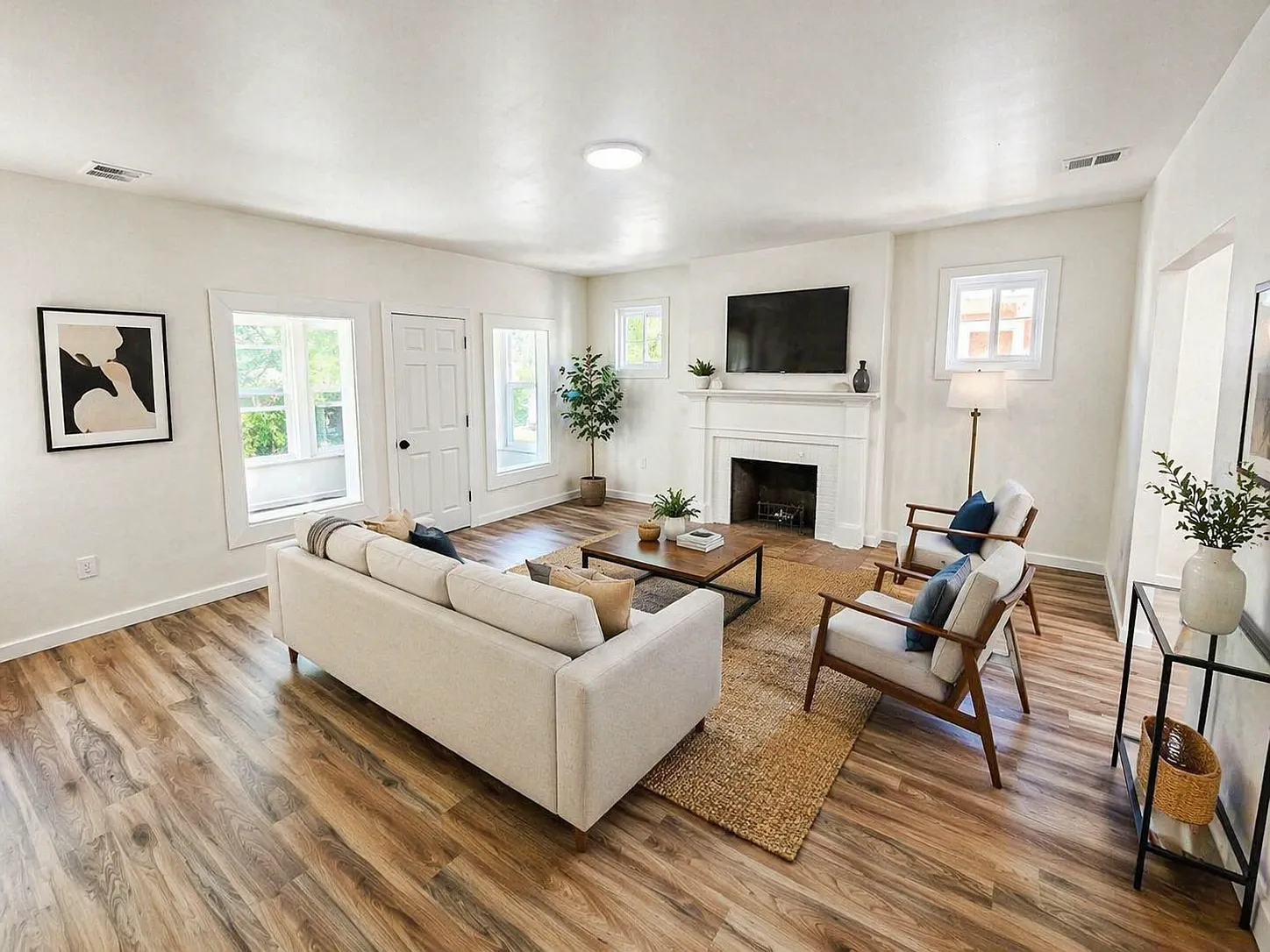 3 bed, 3008 sqft, $2,650 — Photo 2