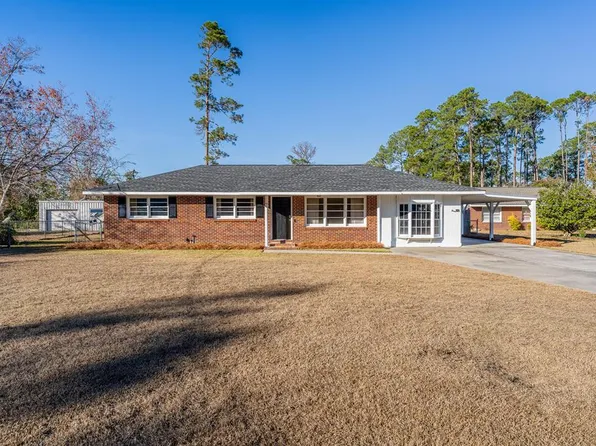 102 Lucerne St, Baxley, GA 31513