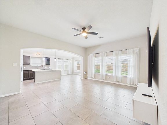 4th image of 721 Rim Water Dr