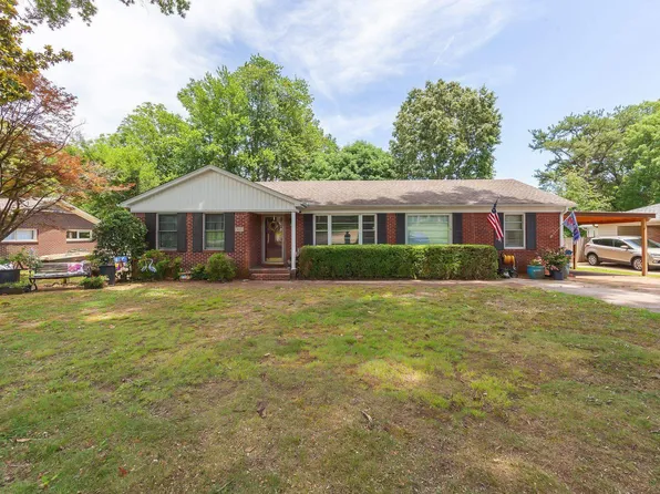 410 Honeysuckle Ln, Humboldt, TN 38343