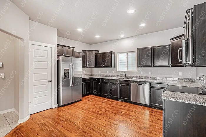 2405 Falkirk Dr — Photo 2