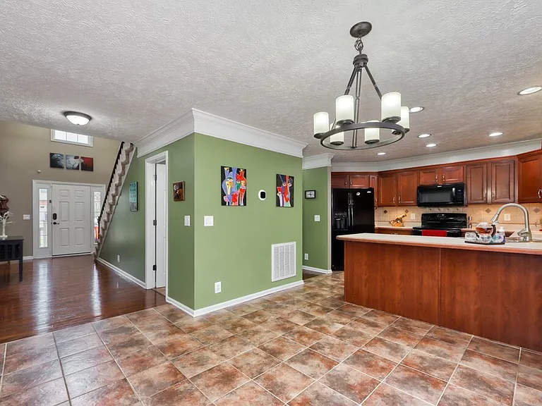 652 Winding Bluff Way — Photo 23