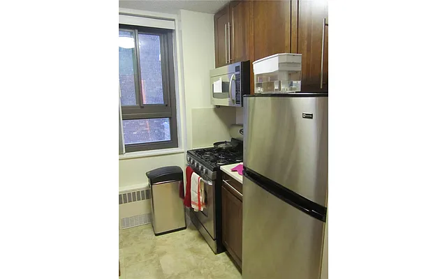 Sold by Douglas Elliman | media 22