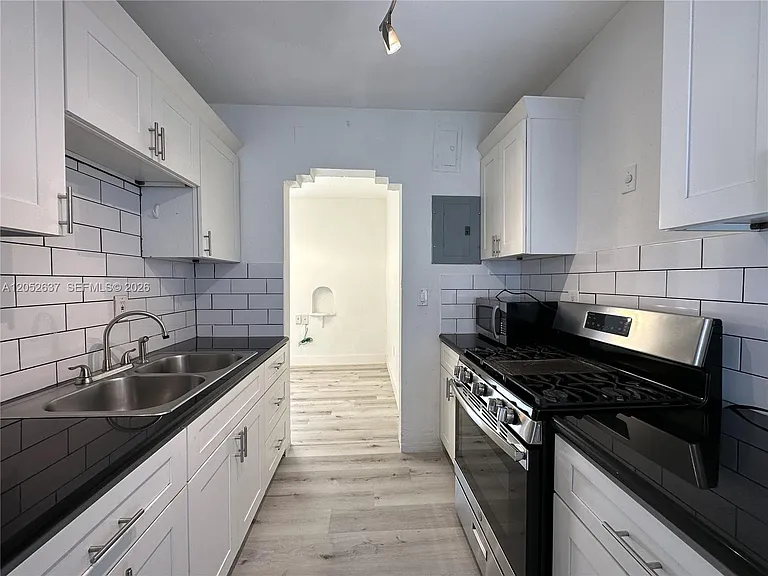 955 Bay Dr #7 — Photo 6