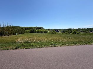 48 Chestnut Rd, Eau Claire, WI 54701