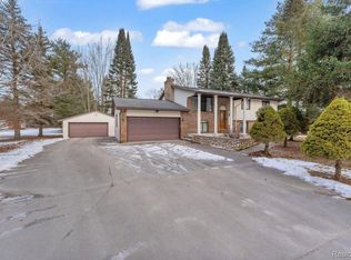 9949 Bemis Rd, Ypsilanti, MI 48197